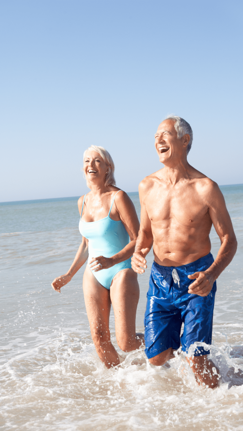 Beach couple-min